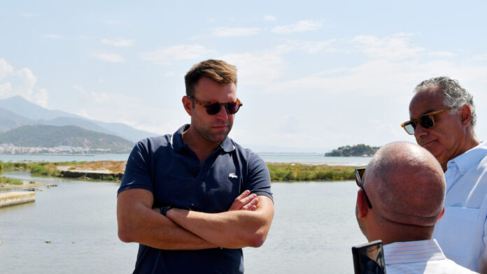 Κασσελάκης: Η κυβέρνηση είναι υπαίτια για τα νεκρά ψάρια στον Παγασητικό