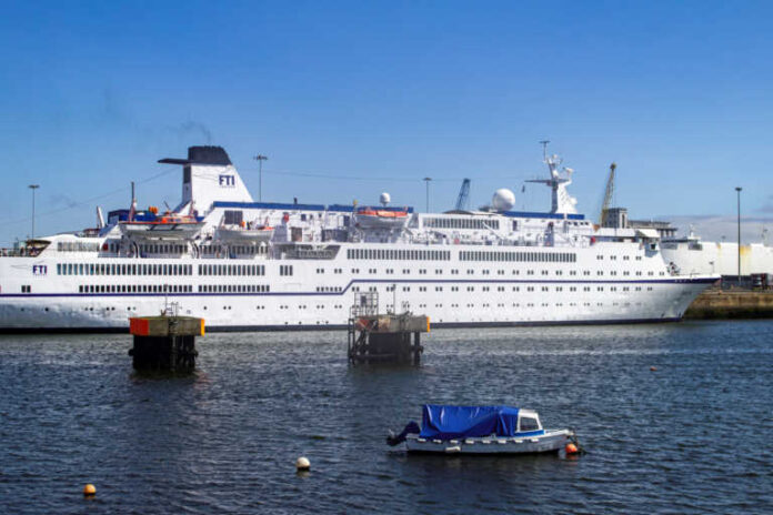 FTI Touristik: 350.000 πελάτες αξιώνουν αποζημίωση από το χρεοκοπημένο γερμανικό ταξιδιωτικό κολοσσό – Στο 1 δισ. ευρώ τα χρέη του