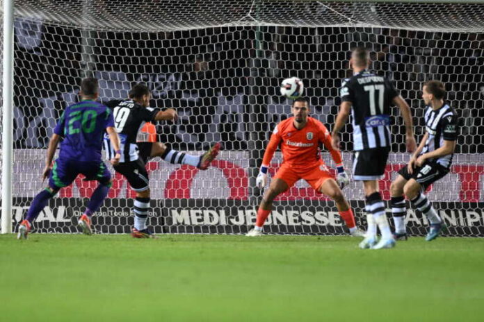 Super League: Tο «όχι» του Κοτάρσκι και οι φάσεις για γκολ του ΠΑΟΚ και του Ολυμπιακού στα highlights της 4ης αγωνιστικής