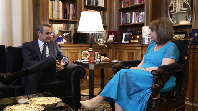 Συνάντηση Μητσοτάκη με την Κατερίνα Σακελλαροπούλου