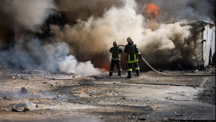 Ρωσία; Στις φλόγες ενεργειακά εργοστάσια μετά από ουκρανικά χτυπήματα με drone