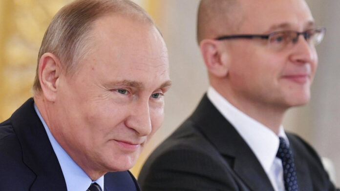 putin_kiriyenko_ap17355466230396.jpg