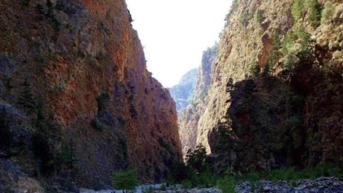 Αυτοψία- Φαράγγι Σαμαριάς: Θέλει μεγάλη προσοχή- Ο κίνδυνος ακόμη υπάρχει