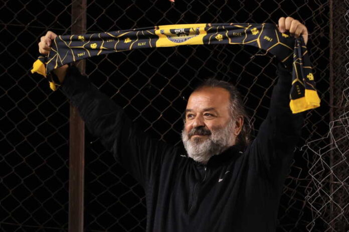 Πανσερραϊκός – ΑΕΚ: O Μάριος Ηλιόπουλος αποθεώθηκε από τους φίλαθλους των «κιτρινόμαυρων»