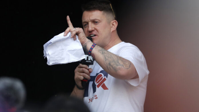 Βρετανία: Στη φυλακή ο ακροδεξιός Τόμι Ρόμπινσον για περιφρόνηση δικαιοσύνης