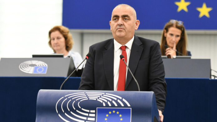 Φρέντη Μπελέρης: Οι ευρωβουλευτές της ΝΔ καταδικάζουν την επίθεση εναντίον του