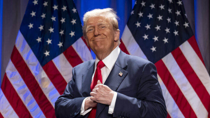 ΗΠΑ: Ο Ντόναλντ Τραμπ επιλέγει τον Σκοτ Μπέσεντ για υπουργό Οικονομικών