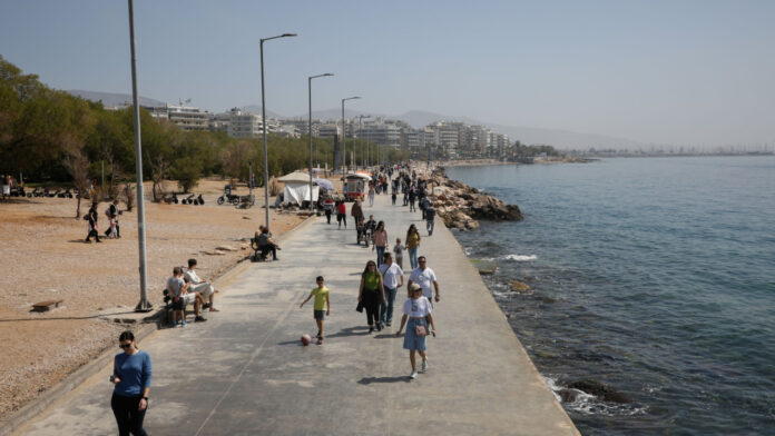 Καιρός: Πού θα βρέξει το Σαββατοκύριακο – Έως 20 βαθμούς η θερμοκρασία