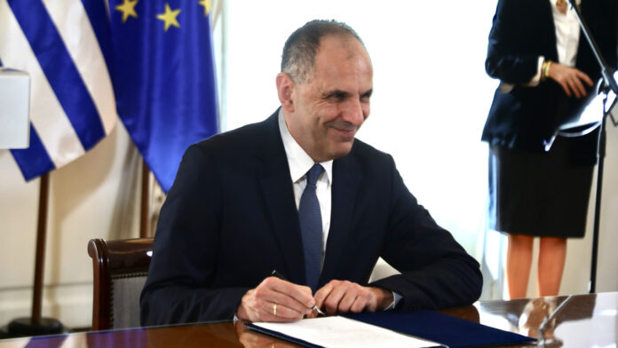 Τηλεφωνική επικοινωνία Γεραπετρίτη με τον Ουκρανό YΠΕΞ