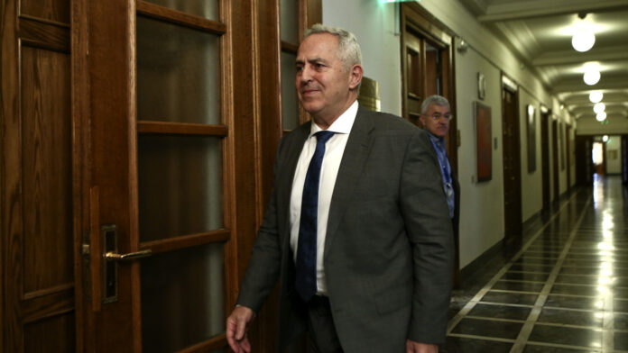 Συνάντηση Φάμελλου – Αποστολάκη πριν την ανεξαρτητοποίηση: «Γιατί δεν απάντησες στα μηνύματα από το κόμμα»