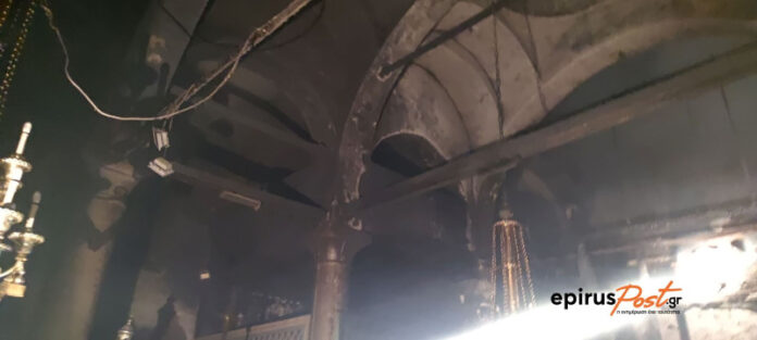 Κάηκε ο ιστορικός Ναός του Αγίου Αθανασίου στα Γιάννενα – Βίντεο, φωτογραφίες