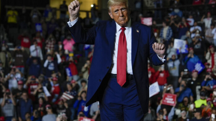 Τραμπ: Η Καμάλα θα ξεκινήσει τον Γ’ Παγκόσμιο Πόλεμο και θα σκοτώσει εκατομμύρια μουσουλμάνους