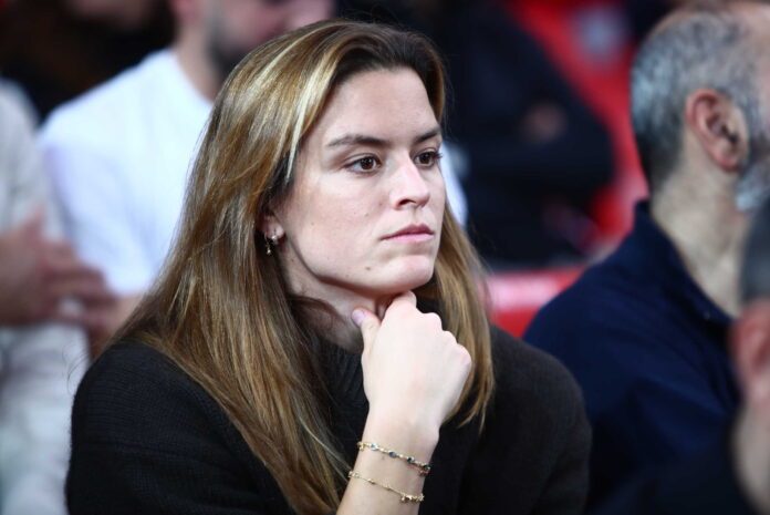 Παρί: H Μαρία Σάκκαρη στο ΣΕΦ παρακολουθεί την αναμέτρηση