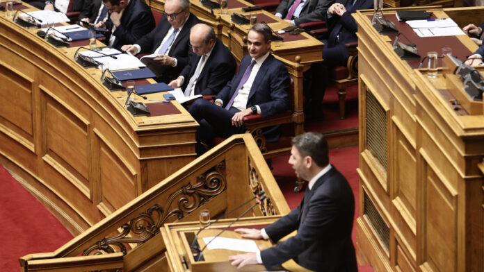 ΠΑΣΟΚ: Προετοιμασίες ενόψει της σύγκρουσης του Ανδρουλάκη-Μητσοτάκη