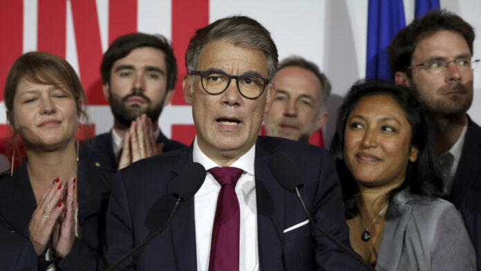 Ολιβιέ Φορ: Δεν θα δεχτούμε δεξιό πρωθυπουργό