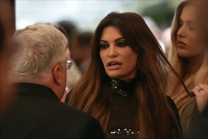 Την Κίμπερλι Γκίλφοϊλ επέλεξε ο Τραμπ για Πρέσβειρα των ΗΠΑ στην Ελλάδα