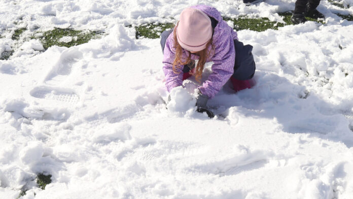 Καιρός: Βροχερά αλλά και λευκά Χριστούγεννα σήμερα στη χώρα