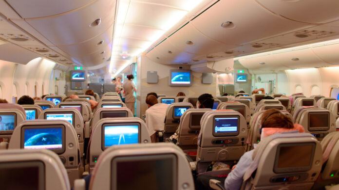 shutterstock_plane_emirates.jpg