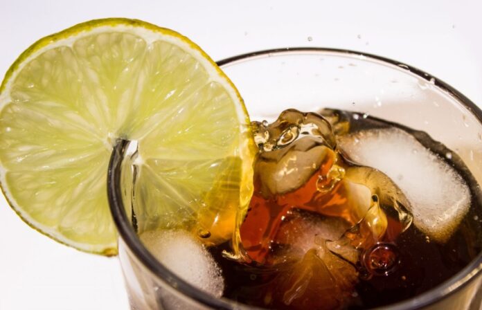 sweet-glass-summer-coke-splash-lemonade-1376960-pxhere.com_-1200x773.jpg