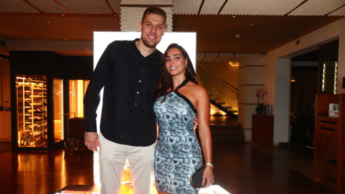 Ο Σάσα Βεζένκοφ ευχήθηκε στην σύντροφό του Νικόλ Ελευθεριάδου για τα γενέθλια της