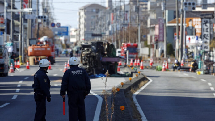 Ιαπωνία: Τετραπλασιάστηκε η τρύπα που «κατάπιε» το φορτηγό – Ανησυχούν οι κάτοικοι