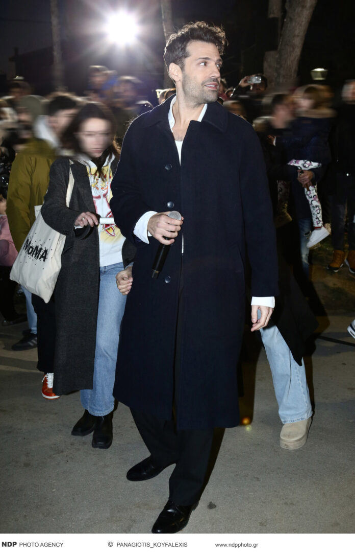 Αποθεώθηκε στο Ίλιον στην παρουσίαση του τραγουδιού «Περήφανος Αετός»