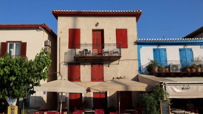 MyStreet: Μέχρι τέλος του χρόνου η εφαρμογή για την προστασία του δημοσίου χώρου από καταχρήσεις επιχειρήσεων εστίασης