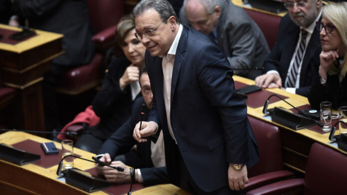 Φάμελλος: «Ενορχηστρωτής της συγκάλυψης ο κ. Μητσοτάκης» – Ζητά πρόταση μομφής