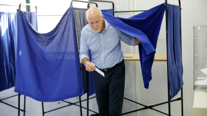 Παπανδρέου για Σημίτη: Μεγάλη η προσφορά του στην πατρίδα και θα αξιολογηθεί