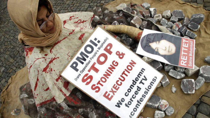 Ιράν: Σε θάνατο καταδικάστηκε ο ράπερ Αμίρ Ταταλού