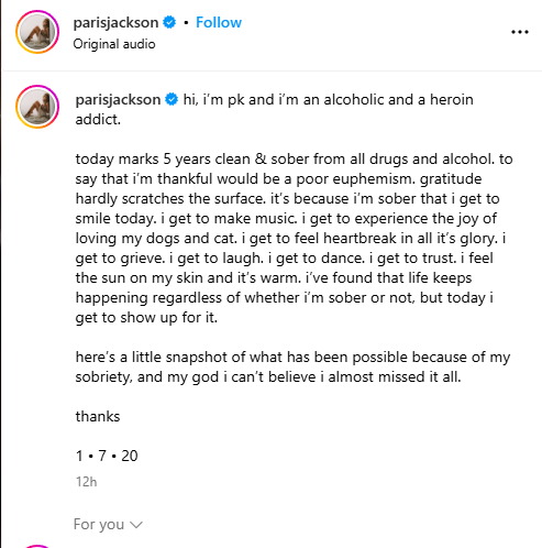 Η Πάρις Τζάκσον γιορτάζει 5 χρόνια «καθαρή» από αλκοόλ και ηρωίνη