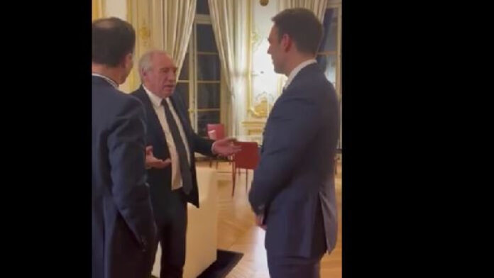 kasselakis_bayrou.jpg