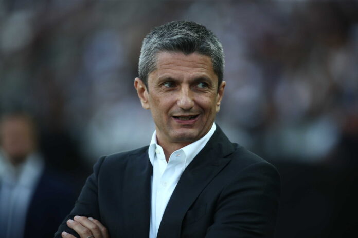 Ο Ραζβάν Λουτσέσκου του ΠΑΟΚ βρίσκεται στη λίστα της Μπεσίκτας