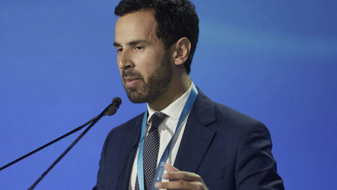 Νίκος Ρωμανός: Το μόνο «συλλογικό» στο ΠΑΣΟΚ είναι τα αυτογκόλ