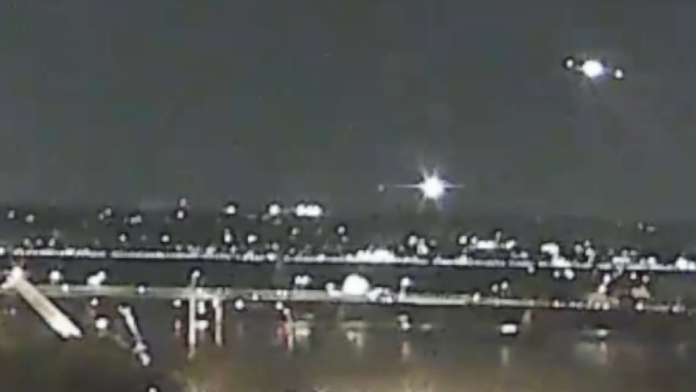 Τζετ συγκρούεται με ελικόπτερο κοντά στο αεροδρόμιο Ρίγκαν – Βίντεο