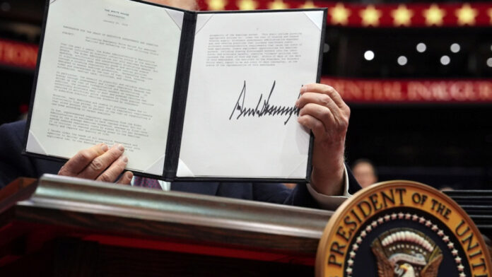 ΠΟΥ: «Ελπίζει ότι οι Ηνωμένες Πολιτείες θα επανεξετάσουν» την αποχώρησή τους