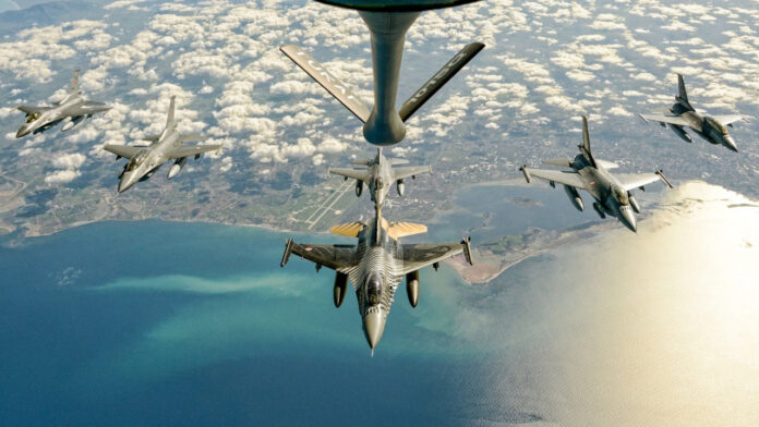 Τουρκία: Επιχειρεί επίδειξη δύναμης βγάζοντας στόλο σε Μεσόγειο, Μαύρη Θάλασσα