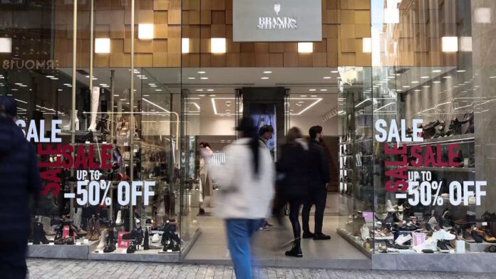 Κυριακή με ανοιχτά μαγαζιά αύριο: Το ωράριο των καταστημάτων