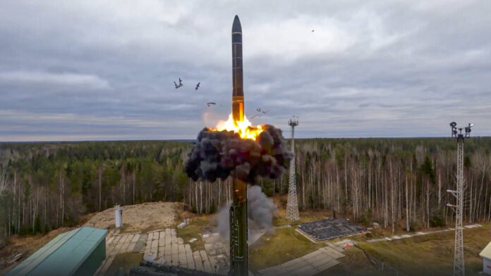 yars_ballistic_missile_russia_ap24208433751647.jpg