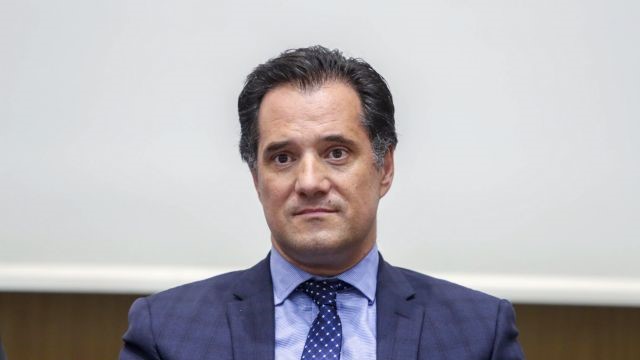 Συγκράτηση στη φαρμακευτική δαπάνη και ενίσχυση των γενοσήμων το 2025