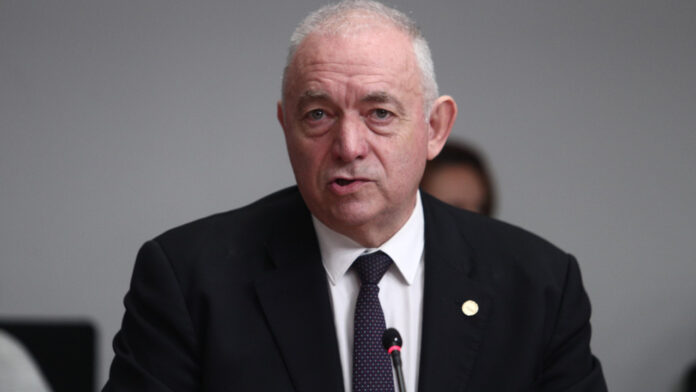 Λέκκας στον ΣΚΑΪ 100.3: «Πολύ μικρές πιθανότητες το ακραίο σενάριο για 6 Ρίχτερ»