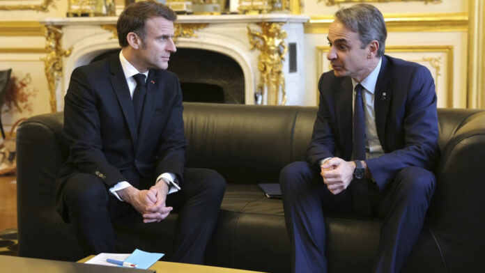 mitsotakis-macron-ap.jpg