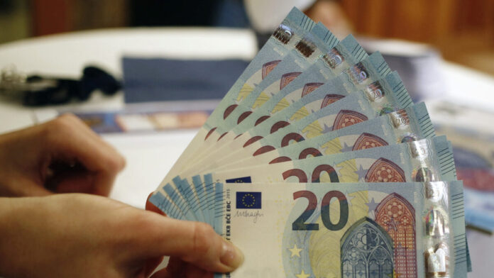 money-euro_reuters-1200x675.jpg