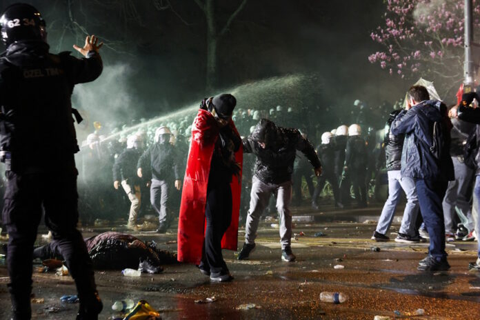 Εκρέμ Ιμάμογλου: Η πρώτη φωτογραφία του στη φυλακή