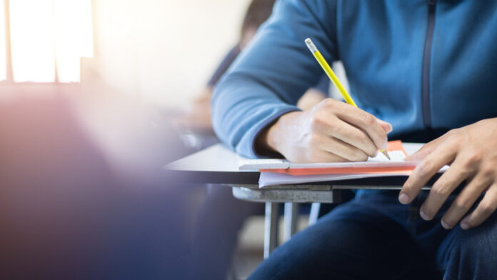 exetaseis-shutterstock_0.jpg