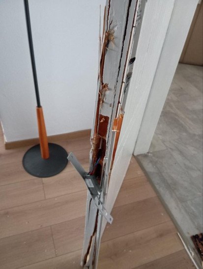 grafeiovoulefti_vandalismoi.jpg