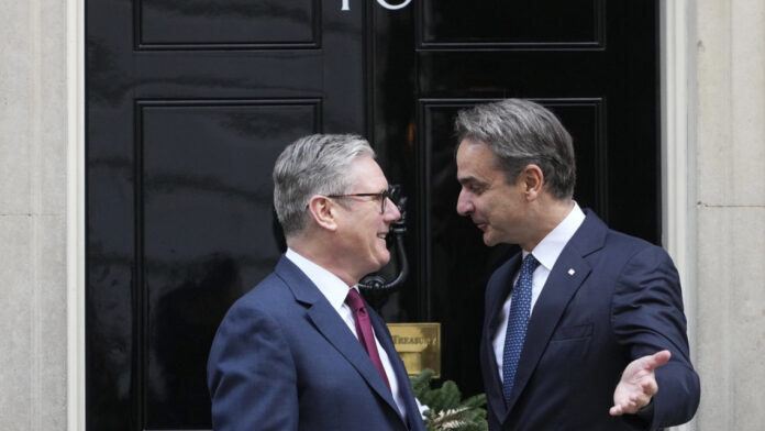 Μητσοτάκης: Επικοινωνία επικοινωνία με τον Βρετανό ομόλογό του Κιρ Στάρμερ