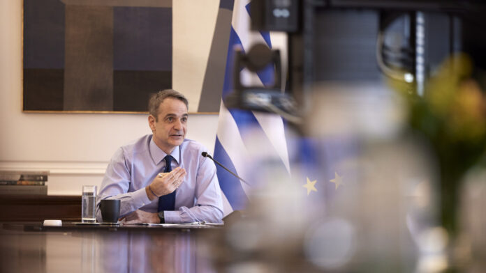 Συνάντηση Μητσοτάκη με τον διευθυντή του ΟΟΣΑ για την εκπαίδευση και τις δεξιότητες