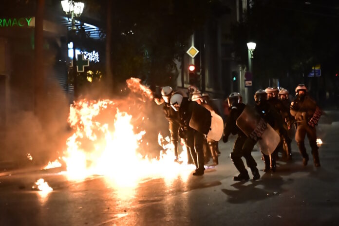 tempi_syntagma.jpg
