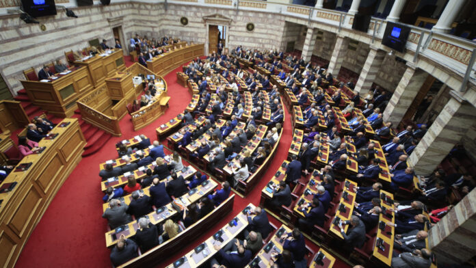 vouli_eurokinissi.jpg